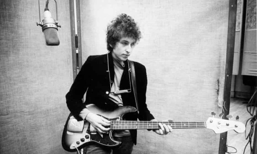 Bob Dylan Makes a Deal